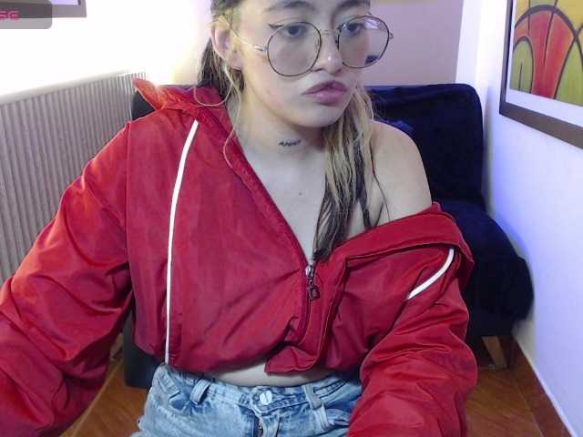 Alisson-mirl live cam on BongaCams