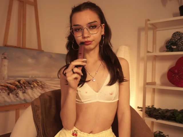 Pugovka-Squirter live cam on BongaCams