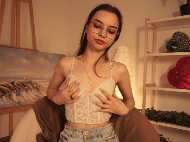 Pugovka-Squirter live cam on BongaCams