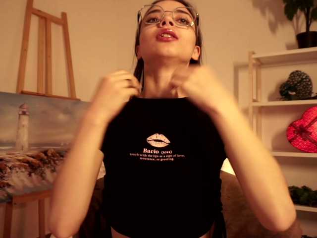 Pugovka-Squirter live cam on BongaCams