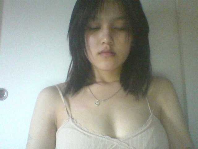 Alina-2k live cam on BongaCams