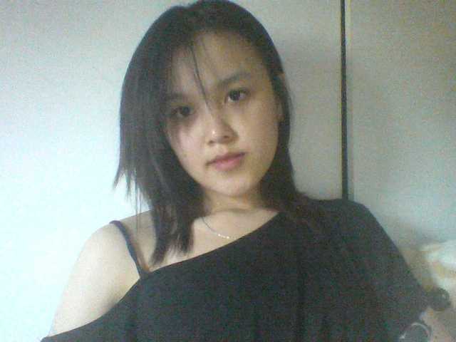 Alina-2k live cam on BongaCams