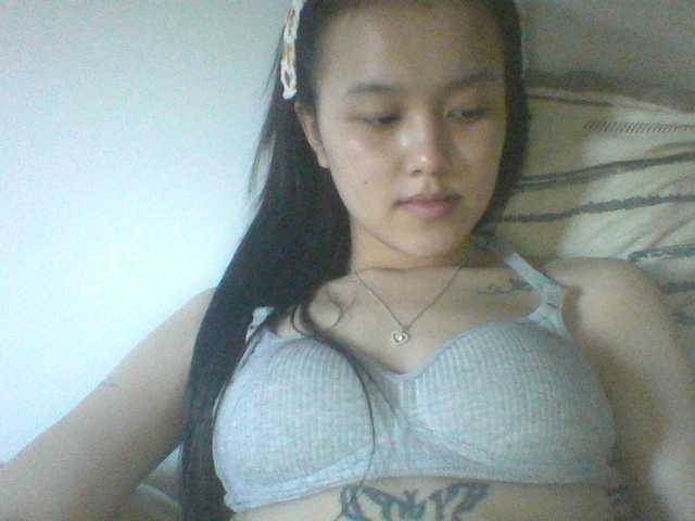 Alina-2k live cam on BongaCams