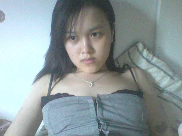 Alina-2k live cam on BongaCams