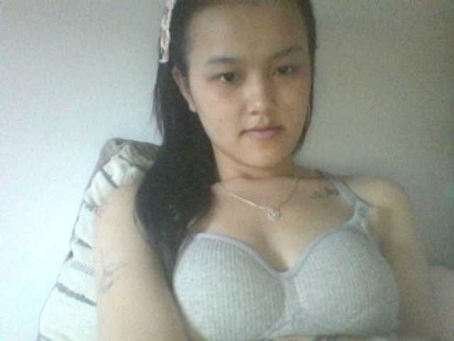 Alina-2k live cam on BongaCams