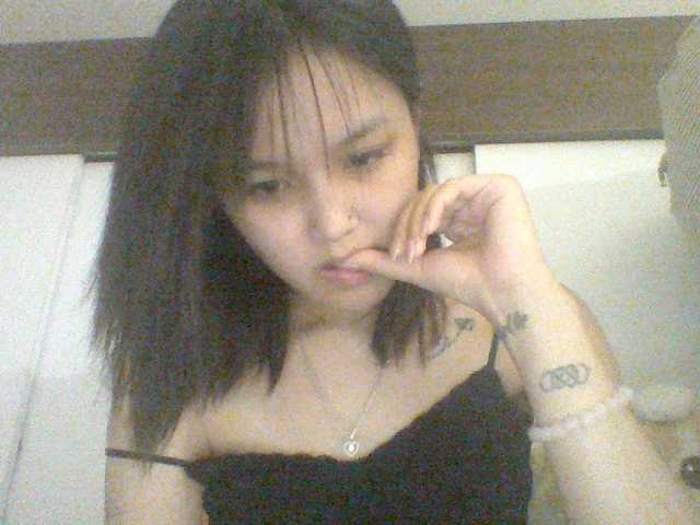 Alina-2k live cam on BongaCams