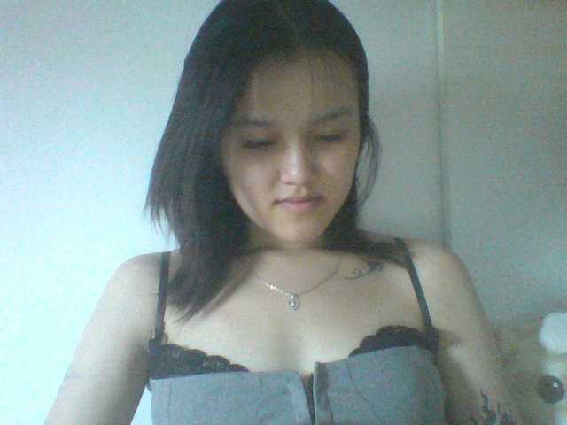Alina-2k live cam on BongaCams