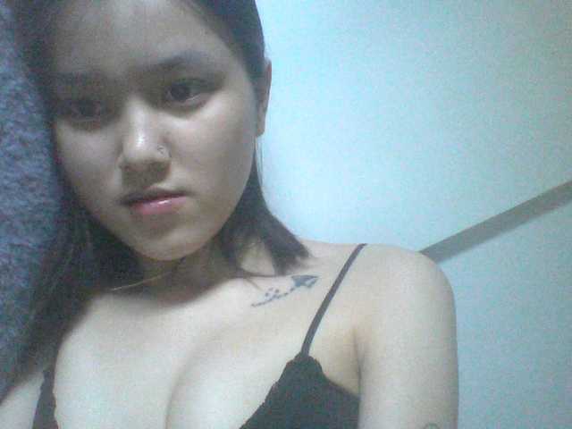 Alina-2k live cam on BongaCams