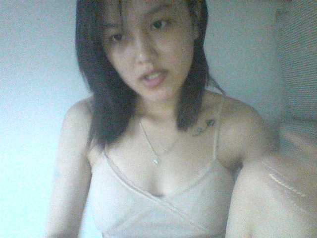 Alina-2k live cam on BongaCams