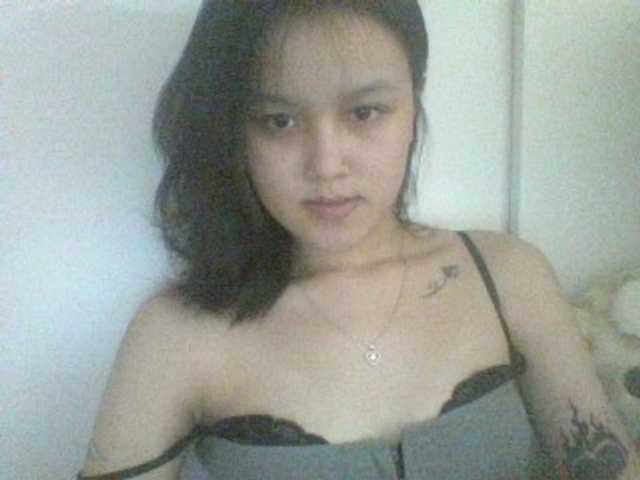 Alina-2k live cam on BongaCams