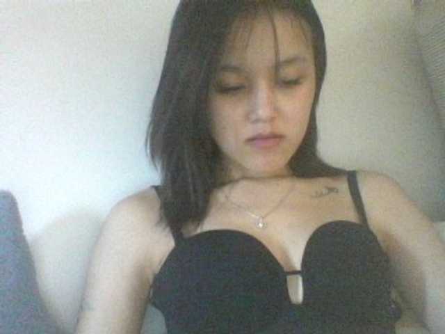 Alina-2k live cam on BongaCams