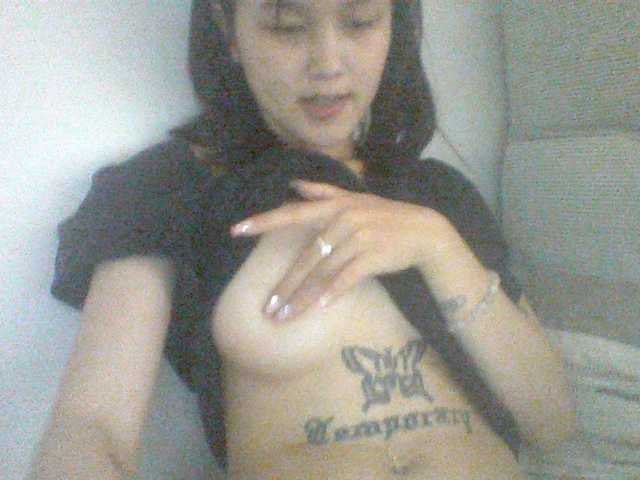 Alina-2k live cam on BongaCams