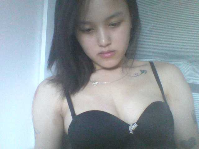 Alina-2k live cam on BongaCams