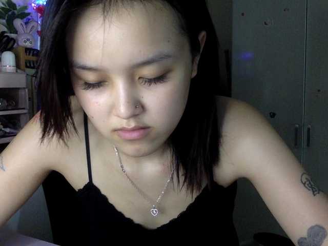 Alina-2k live webcam show