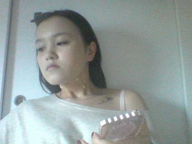 Alina-2k live cam on BongaCams