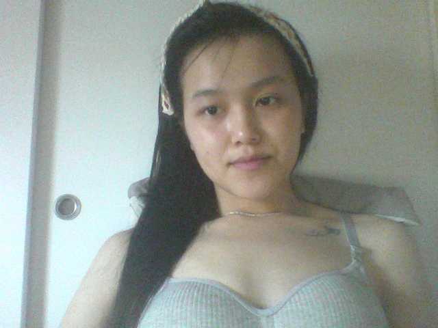 Alina-2k live cam on BongaCams