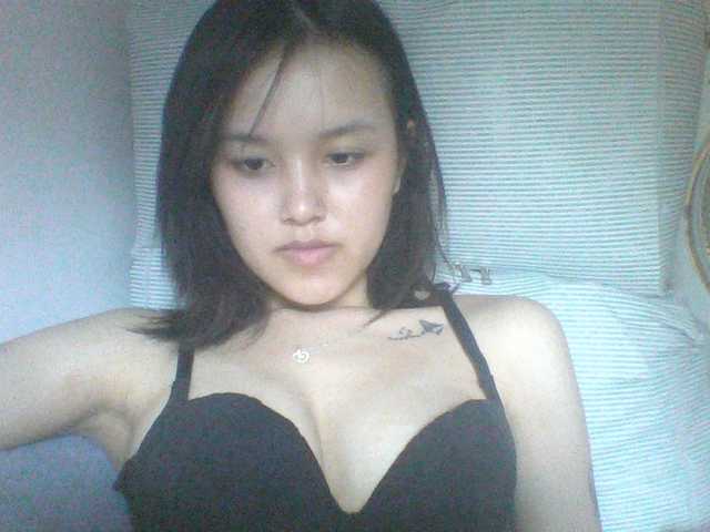 Alina-2k live cam on BongaCams