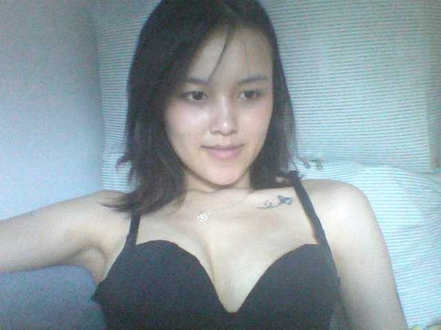 Alina-2k live cam on BongaCams