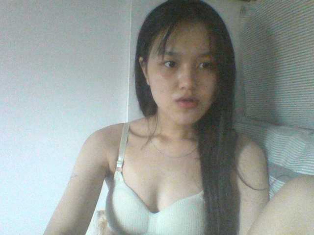 Alina-2k live cam on BongaCams