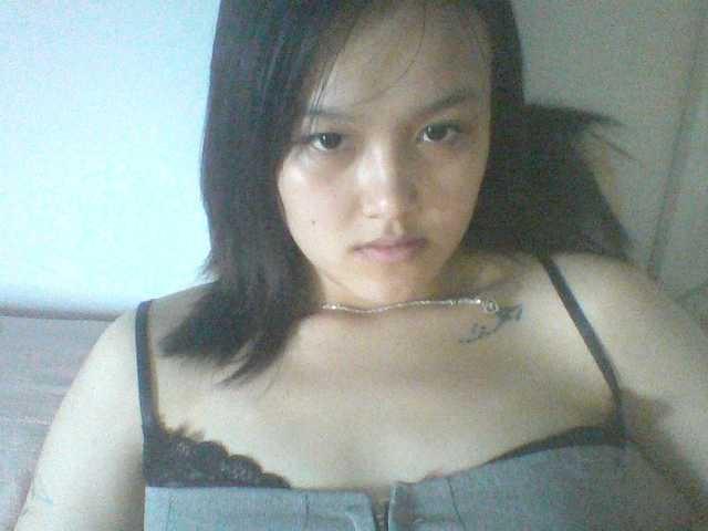 Alina-2k live cam on BongaCams
