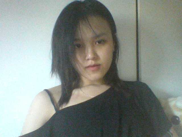 Alina-2k live cam on BongaCams