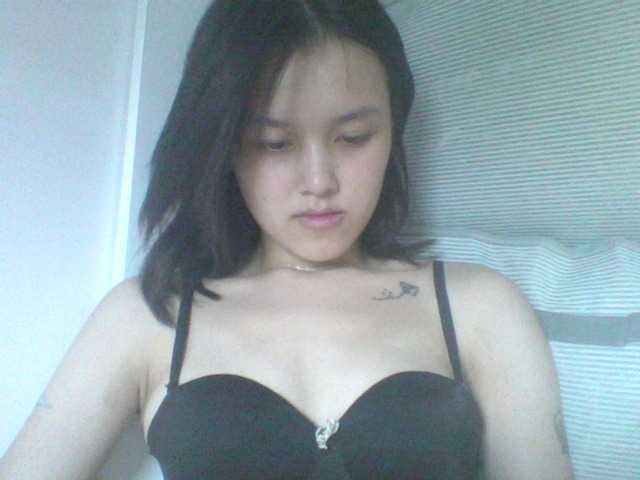 Alina-2k live cam on BongaCams
