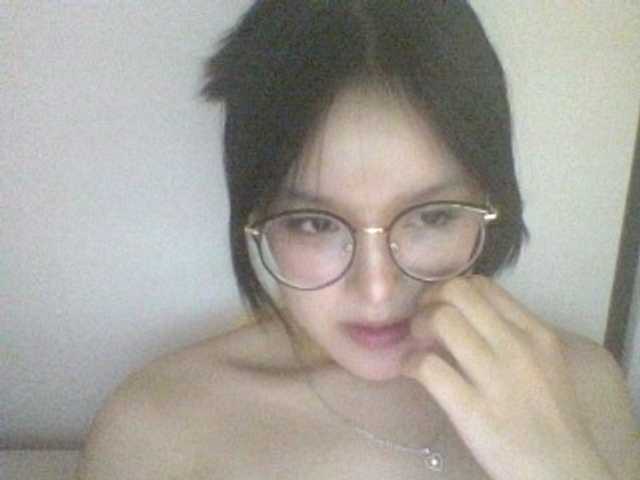 Alina-2k live cam on BongaCams