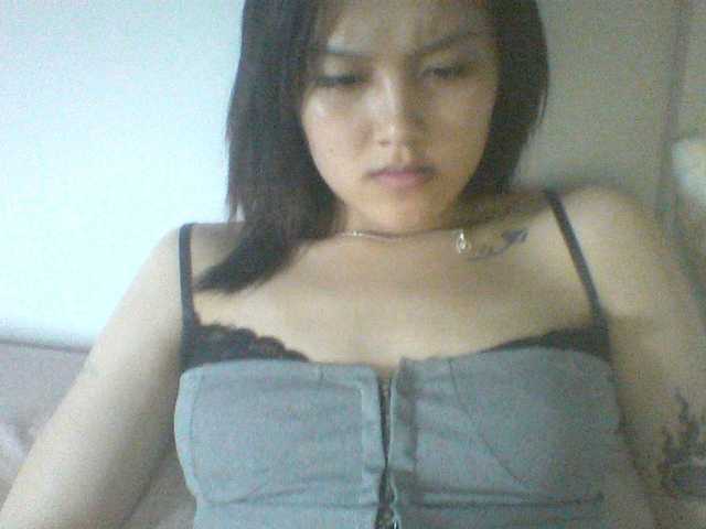 Alina-2k live cam on BongaCams