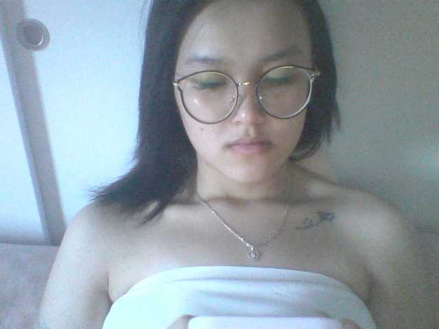 Alina-2k live cam on BongaCams
