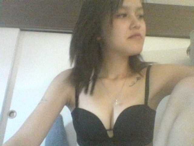 Alina-2k live cam on BongaCams