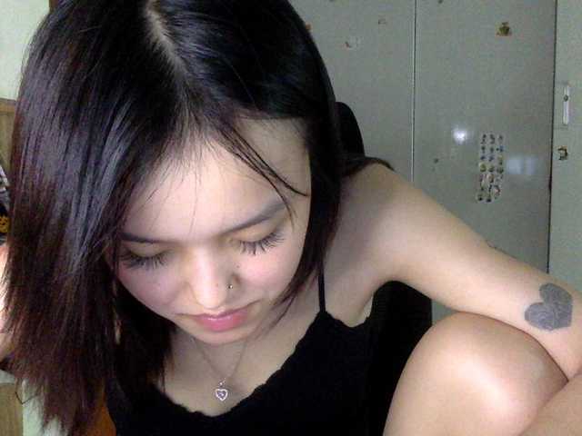 Alina-2k live cam on BongaCams