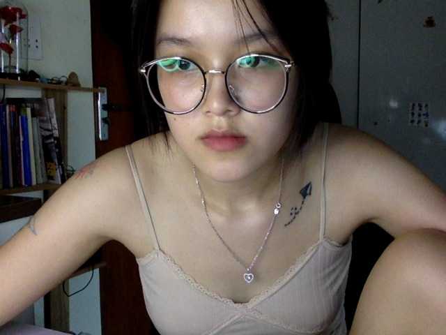 Alina-2k live cam on BongaCams