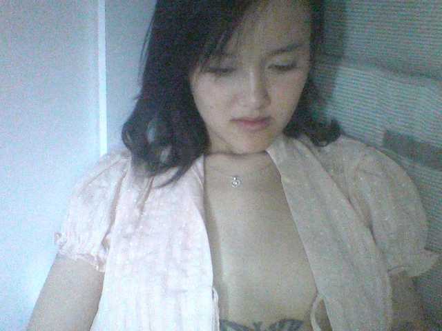 Alina-2k live cam on BongaCams