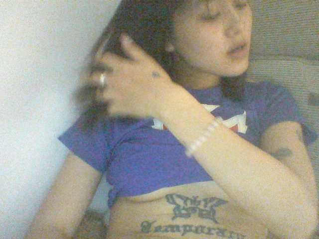 Alina-2k live cam on BongaCams