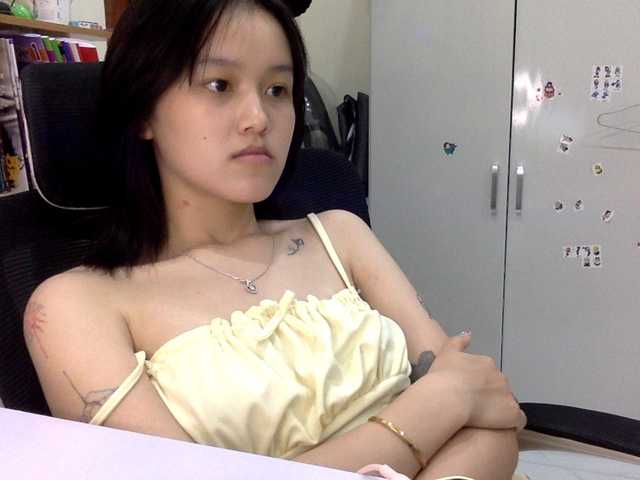 Alina-2k live cam on BongaCams