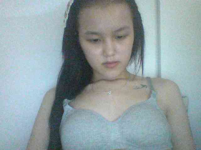 Alina-2k webcam