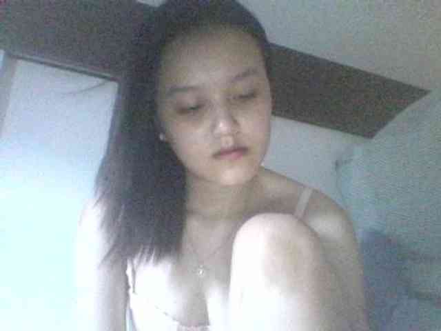 Alina-2k webcam