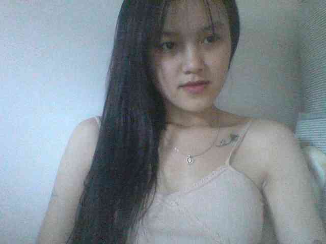 Alina-2k webcam