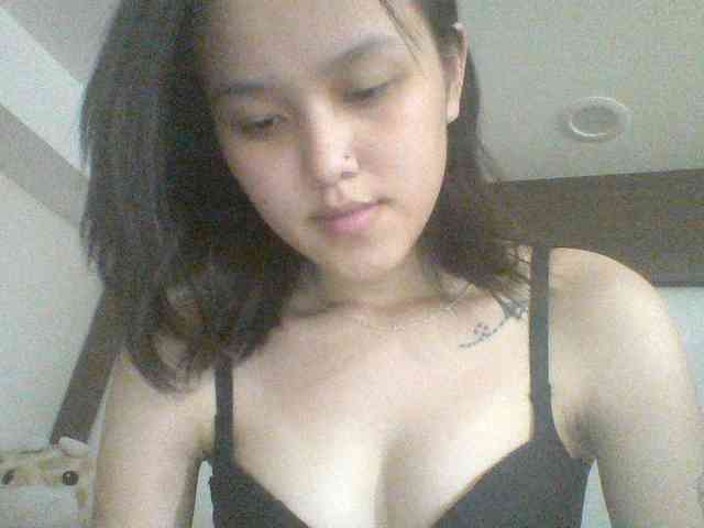 Alina-2k webcam