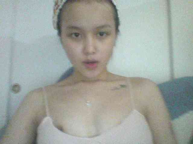 Alina-2k webcam