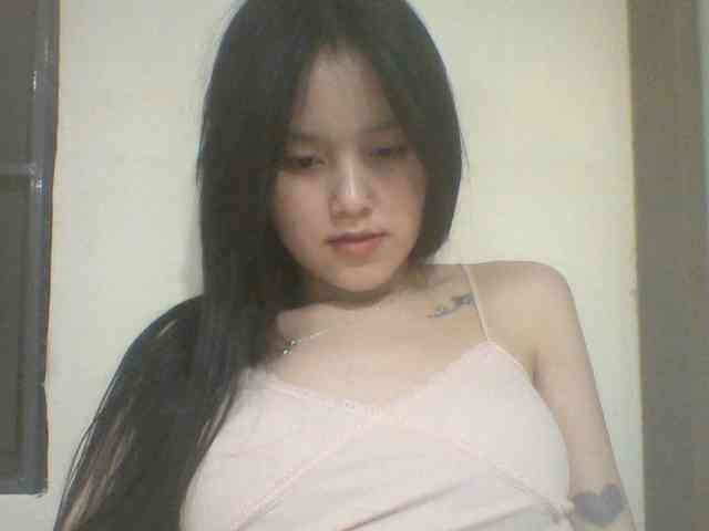 Alina-2k webcam