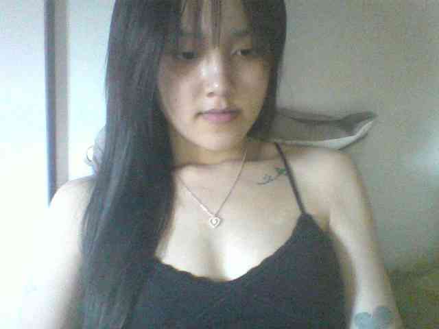 Alina-2k webcam