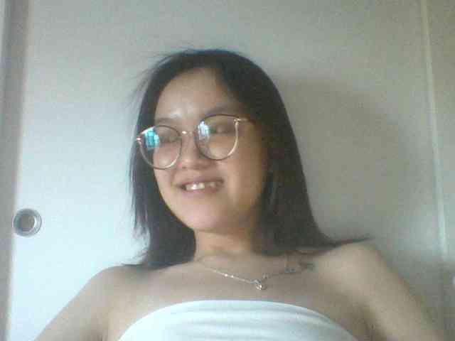 Alina-2k webcam
