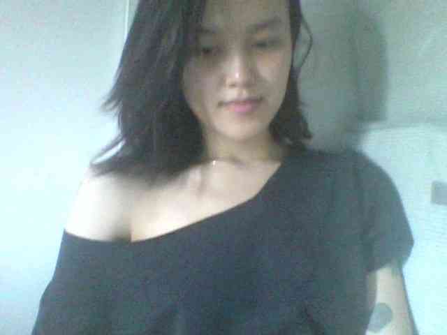 Alina-2k webcam
