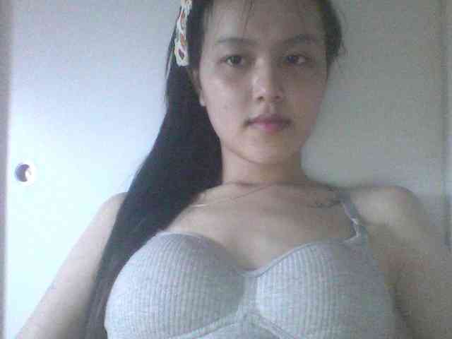 Alina-2k webcam