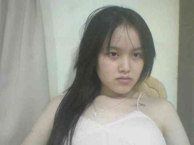 Alina-2k webcam