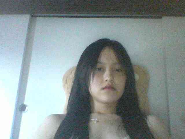 Alina-2k webcam