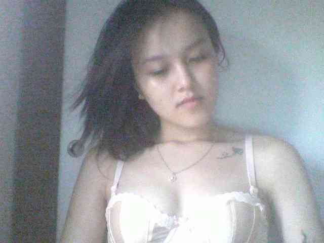 Alina-2k webcam