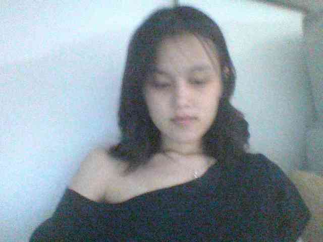 Alina-2k webcam