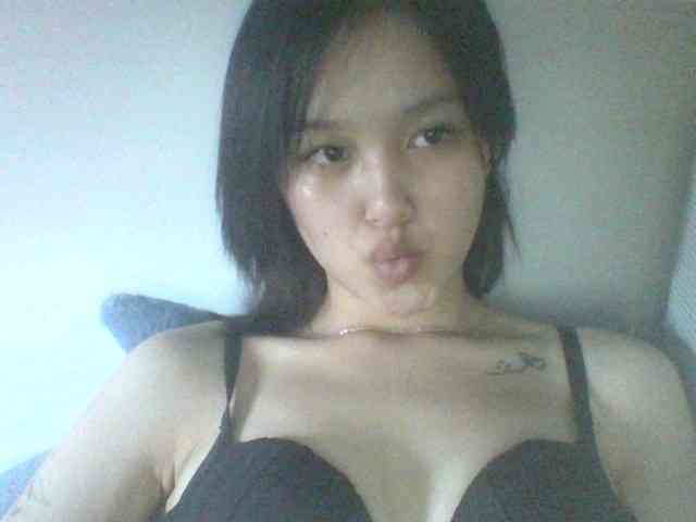 Alina-2k webcam